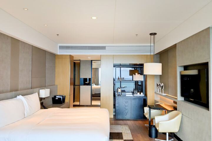 Room 30 of 126