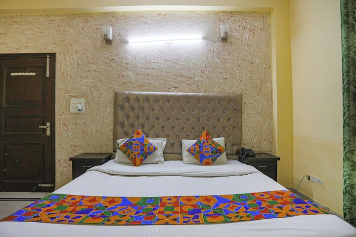 Room 15 of 28