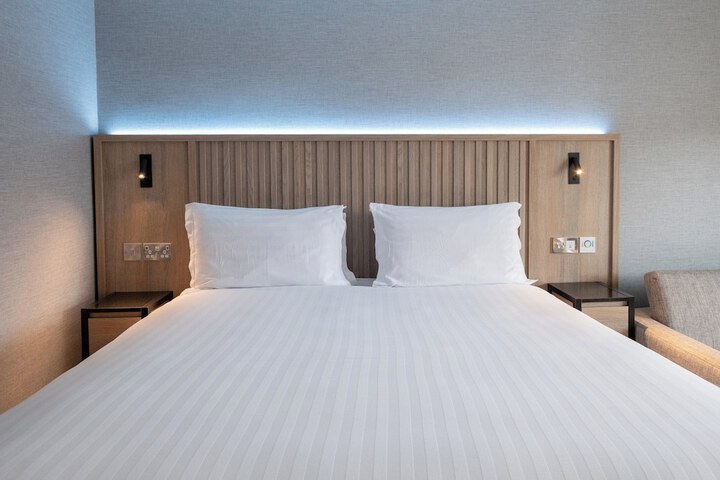 Room 15 of 110