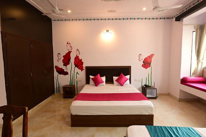 Room 9 of 19