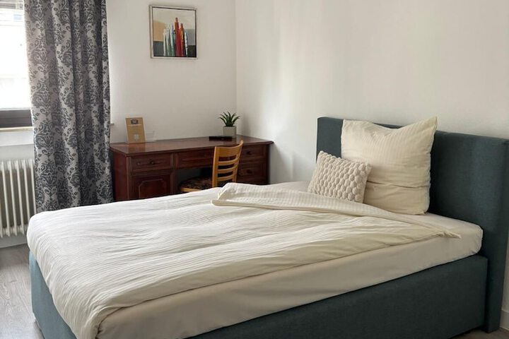 Room 6 of 14