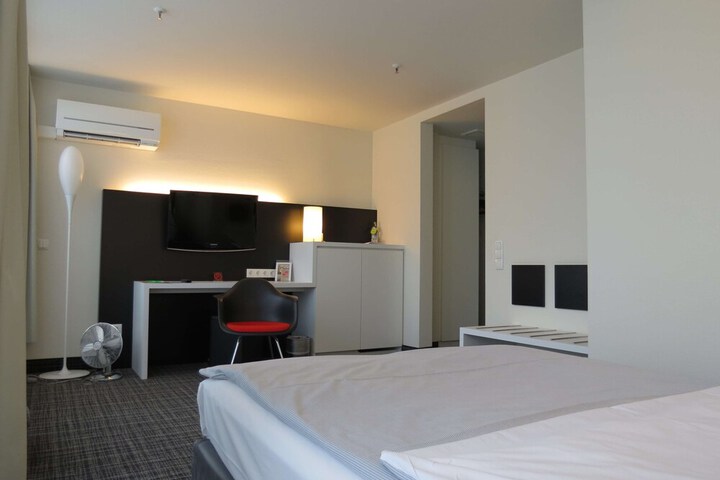Room 82 of 125