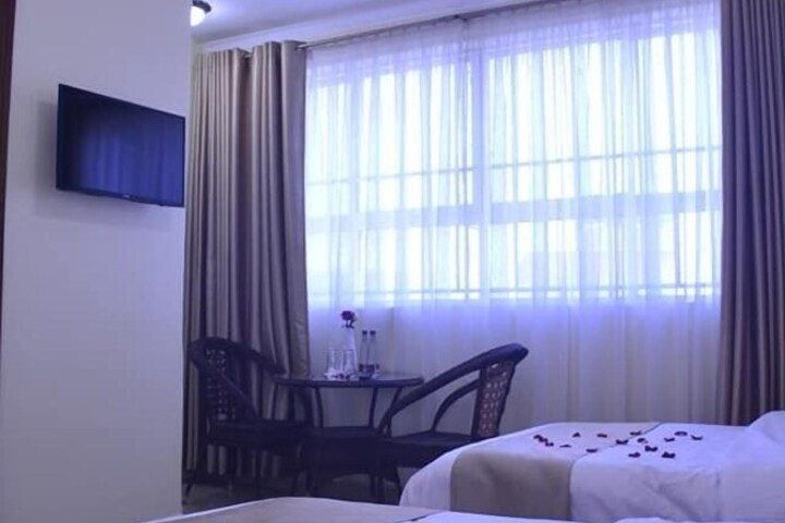 Room 15 of 40