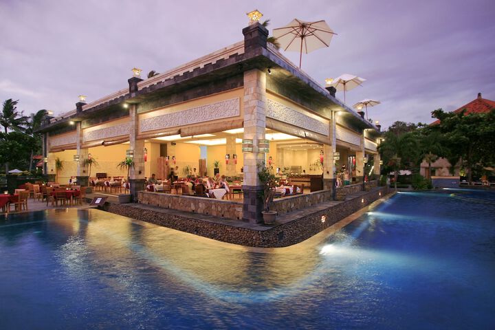 Pool Hotel