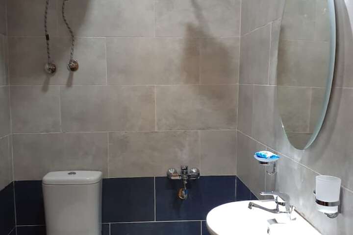 Room 18 of 25