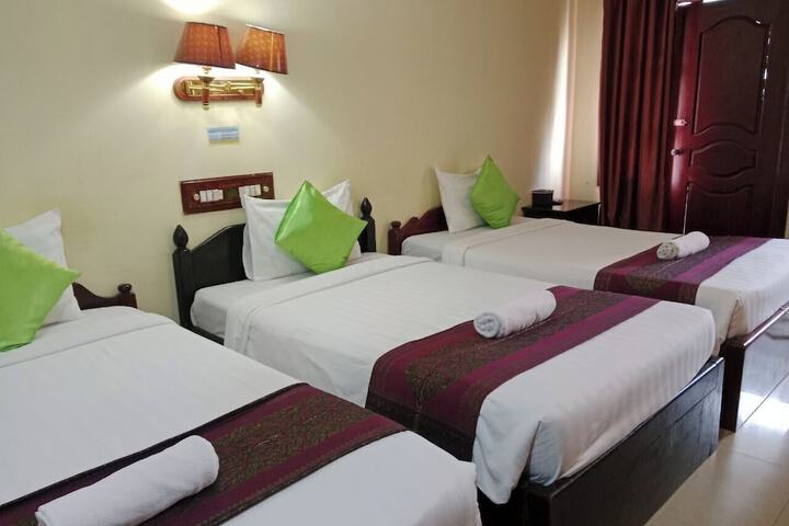 Room 8 of 27