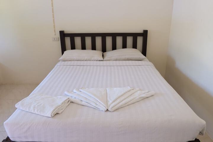 Room 5 of 13