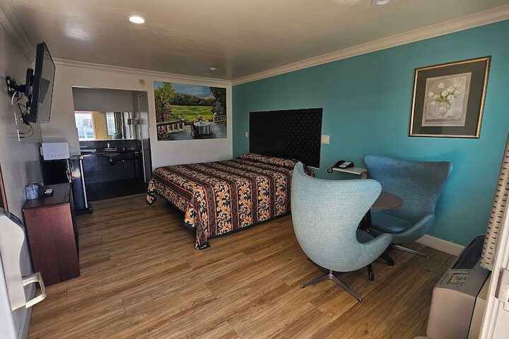 Room 16 of 25