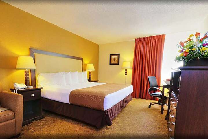1 King Bed (8 of 11)
