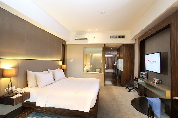 Room 17 of 53