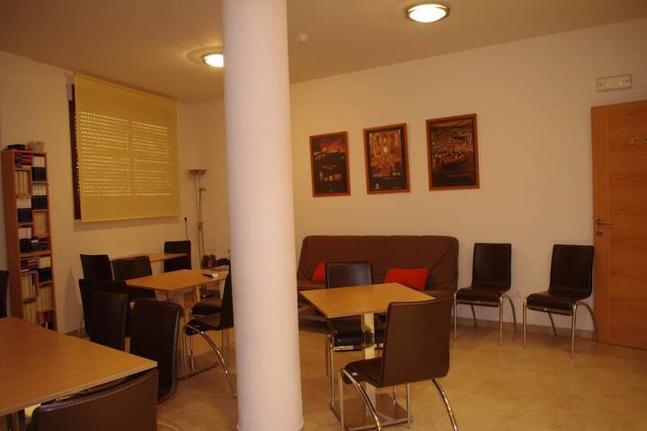 Room 12 of 33
