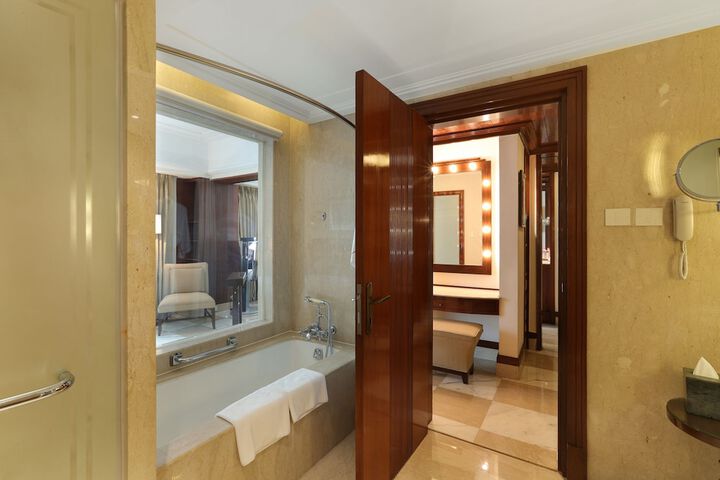 Room 47 of 133