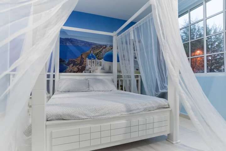 Room 2 of 13