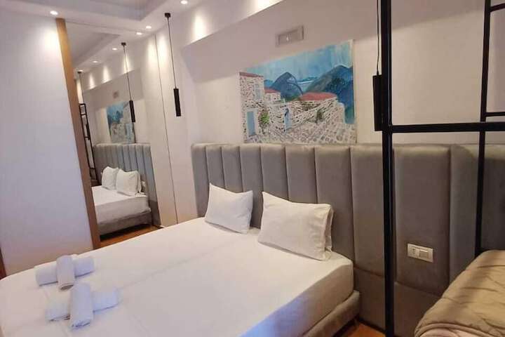 Room 5 of 85