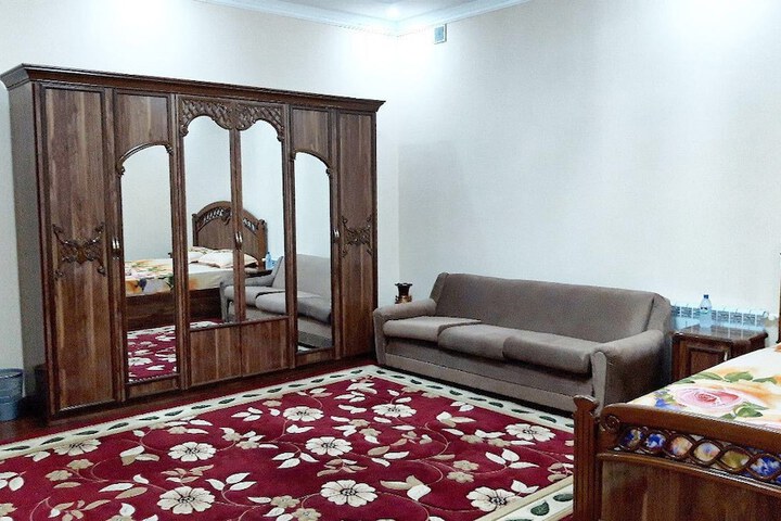 Room 4 of 32