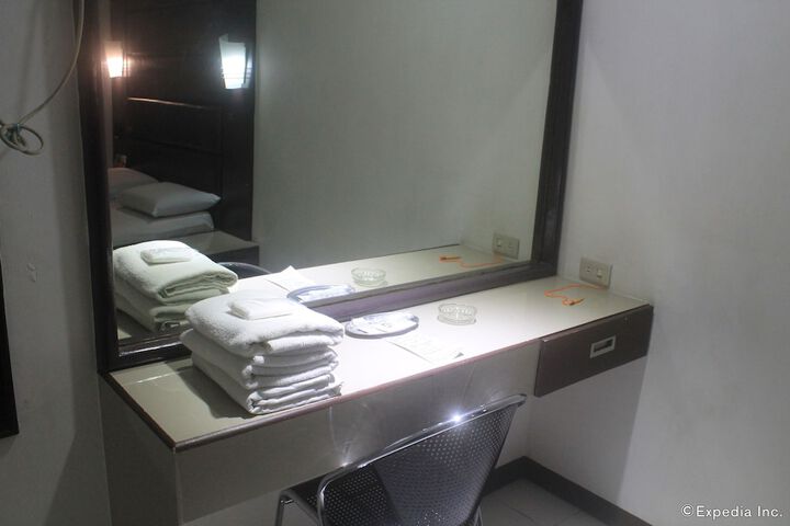 Room 16 of 27