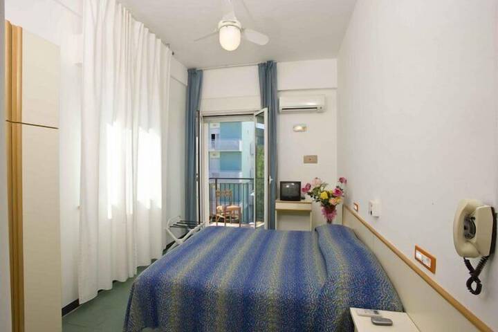 Room 5 of 70