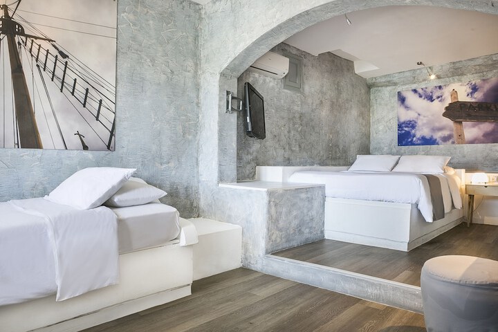 Room 7 of 27