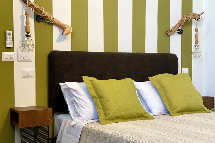 Room 50 of 204