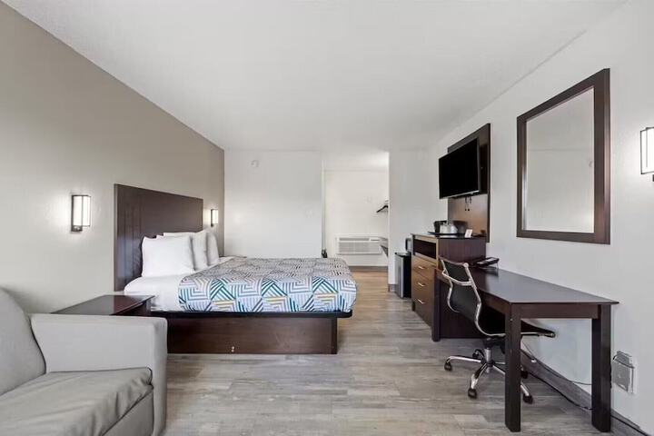 Room 20 of 35