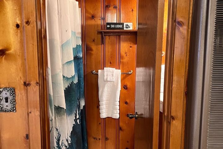 Room 186 of 236