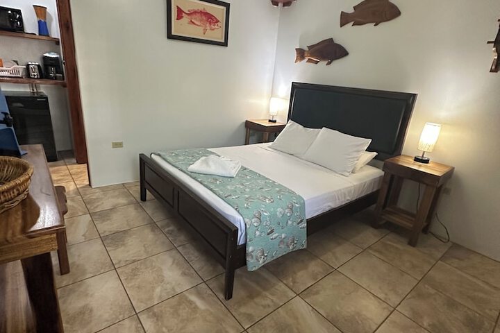 Room 8 of 77