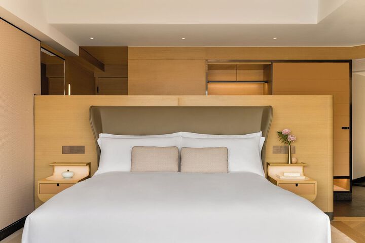 Room 14 of 239