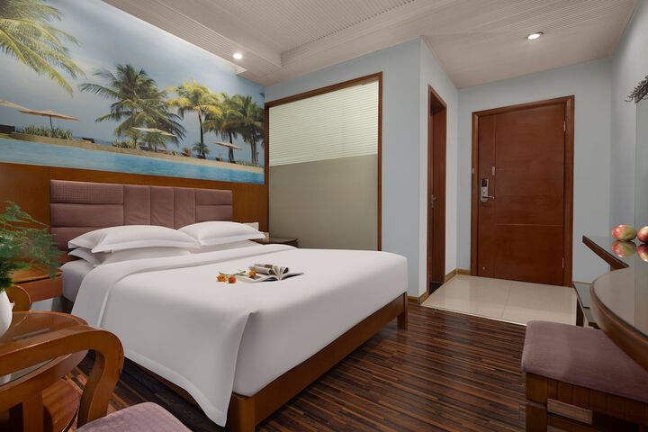 Room 10 of 24