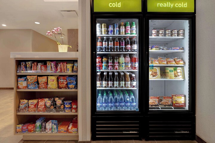Snack bar