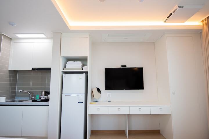 Room 9 of 26
