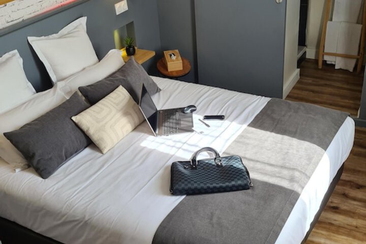 Room 47 of 210