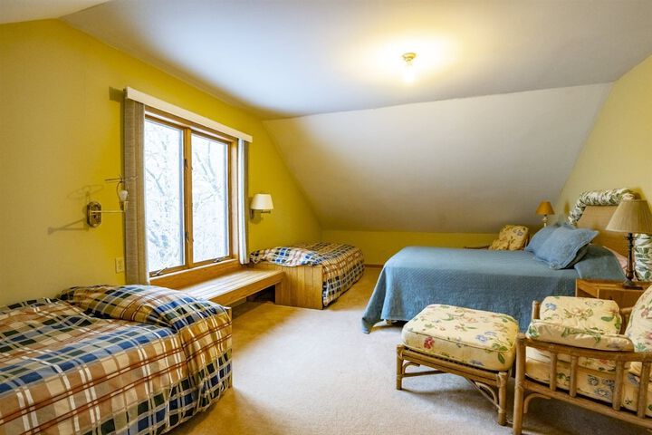 Room 10 of 87