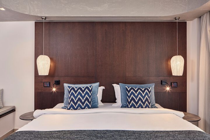 Room 27 of 78