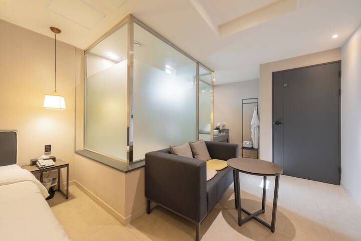 Room 8 of 54
