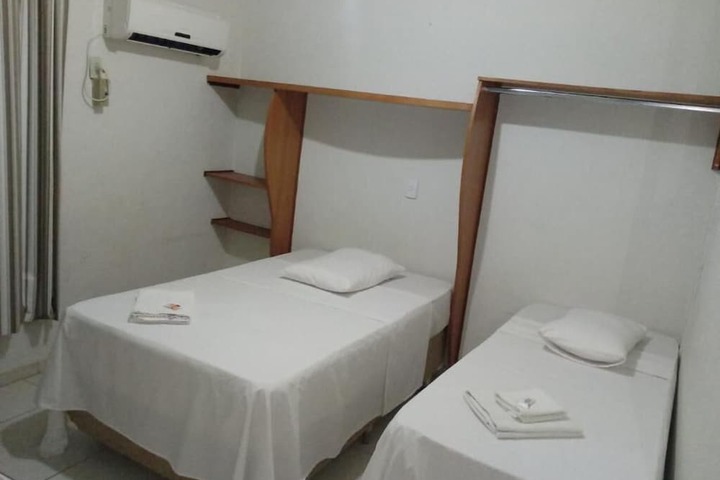Room 3 of 34