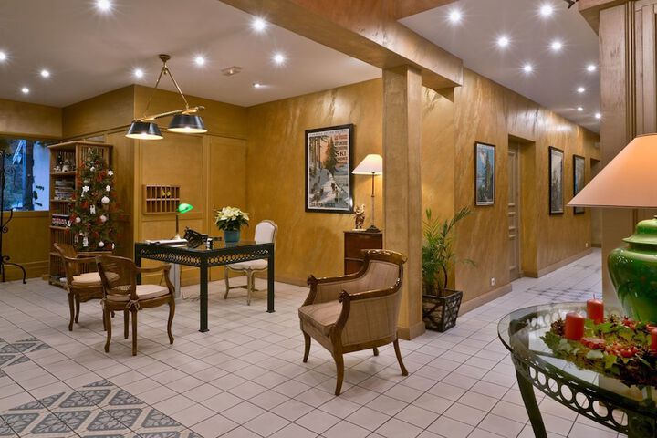 Hotel Lobby