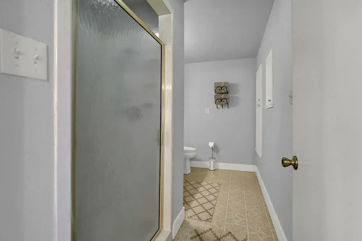 Room 9 of 20