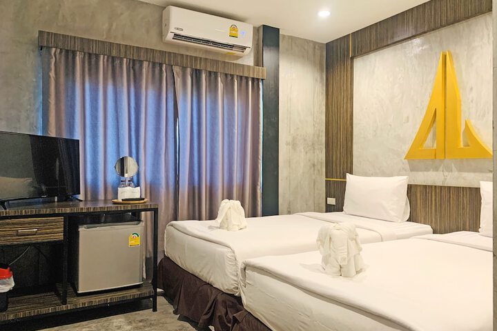 Room 27 of 156