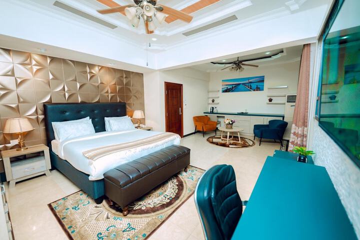 Room 17 of 43