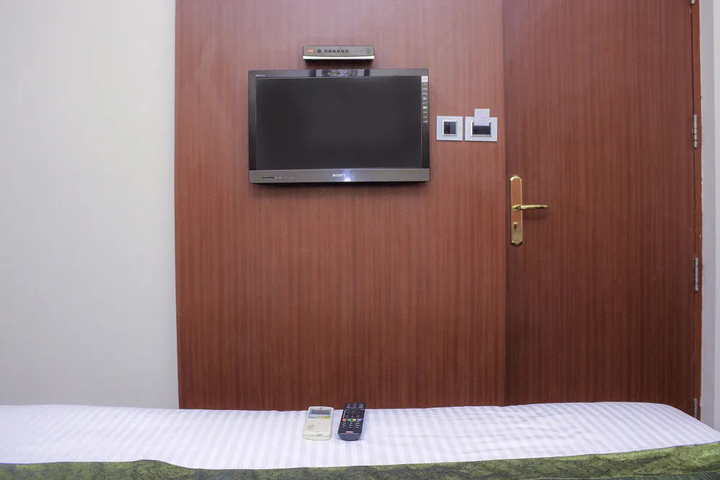 Room 5 of 48