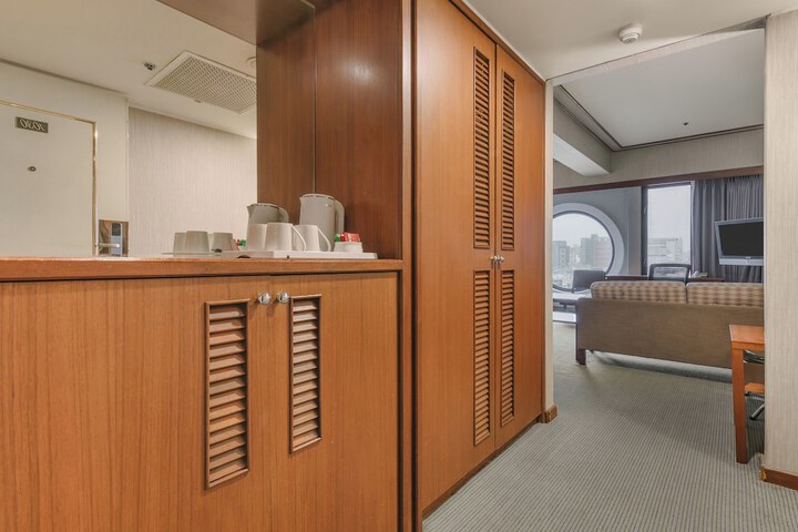 Room 73 of 149