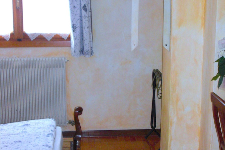 Room 12 of 84