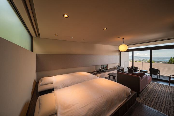 Room 17 of 62