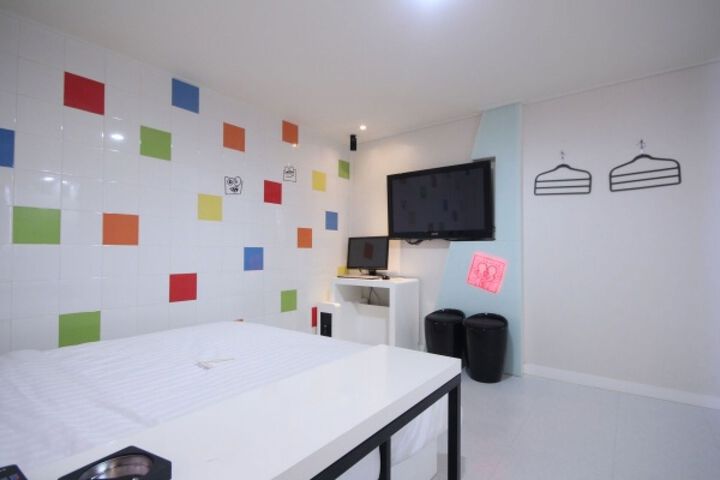 Room 33 of 126