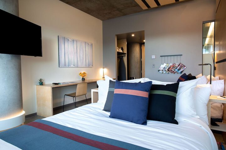 Room 48 of 136