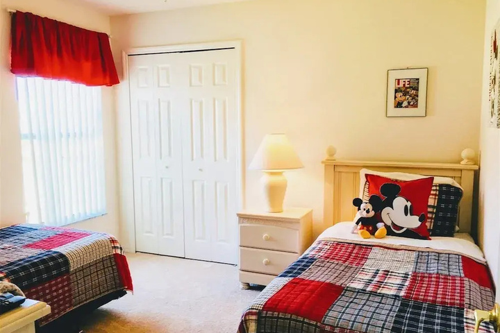 Room 2 of 19