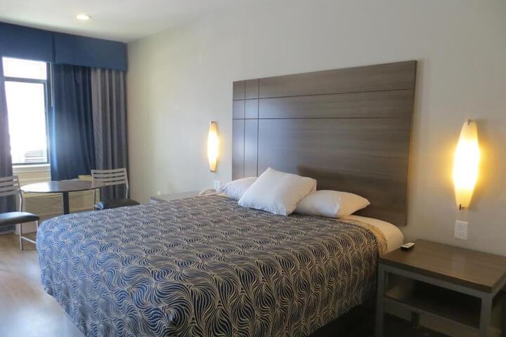 Room 15 of 36