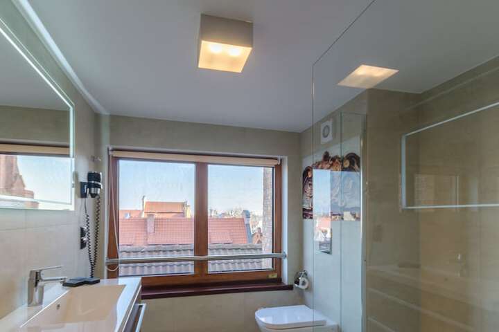 Room 84 of 146