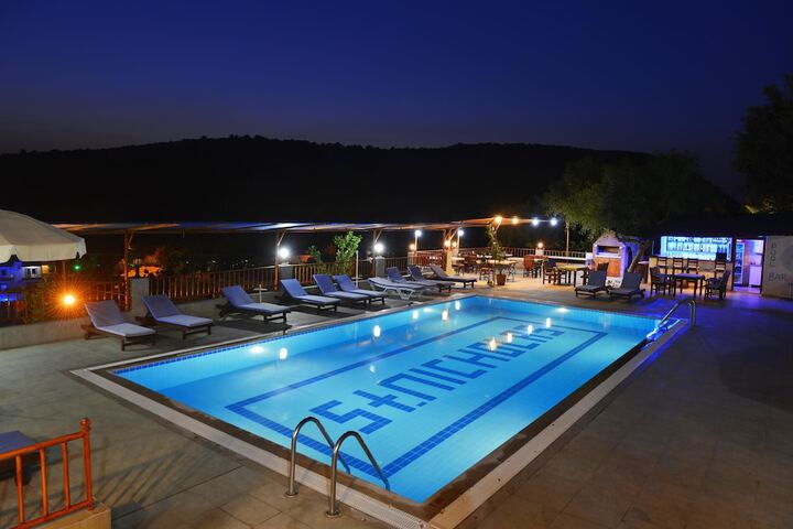 Pool 34 of 68
