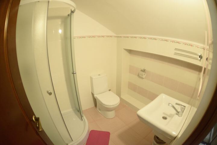 Room 35 of 41